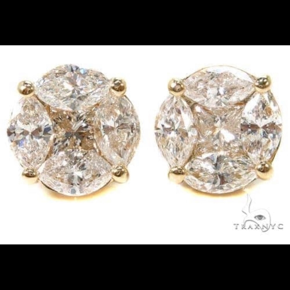 8 carat diamond stud earrings 18 karat gold